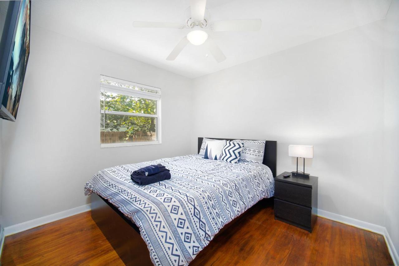 King Bedroom 2Bed1Bath Sleeps 4 Close To Town Center Downtown Beach Mayo Clinic Джэксонвиль Экстерьер фото