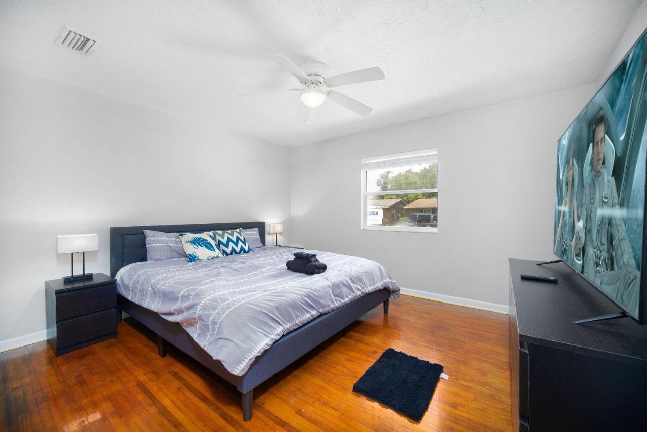 King Bedroom 2Bed1Bath Sleeps 4 Close To Town Center Downtown Beach Mayo Clinic Джэксонвиль Экстерьер фото