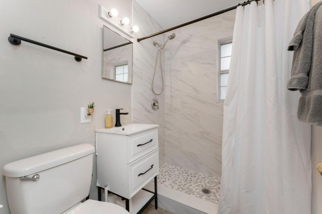 King Bedroom 2Bed1Bath Sleeps 4 Close To Town Center Downtown Beach Mayo Clinic Джэксонвиль Экстерьер фото